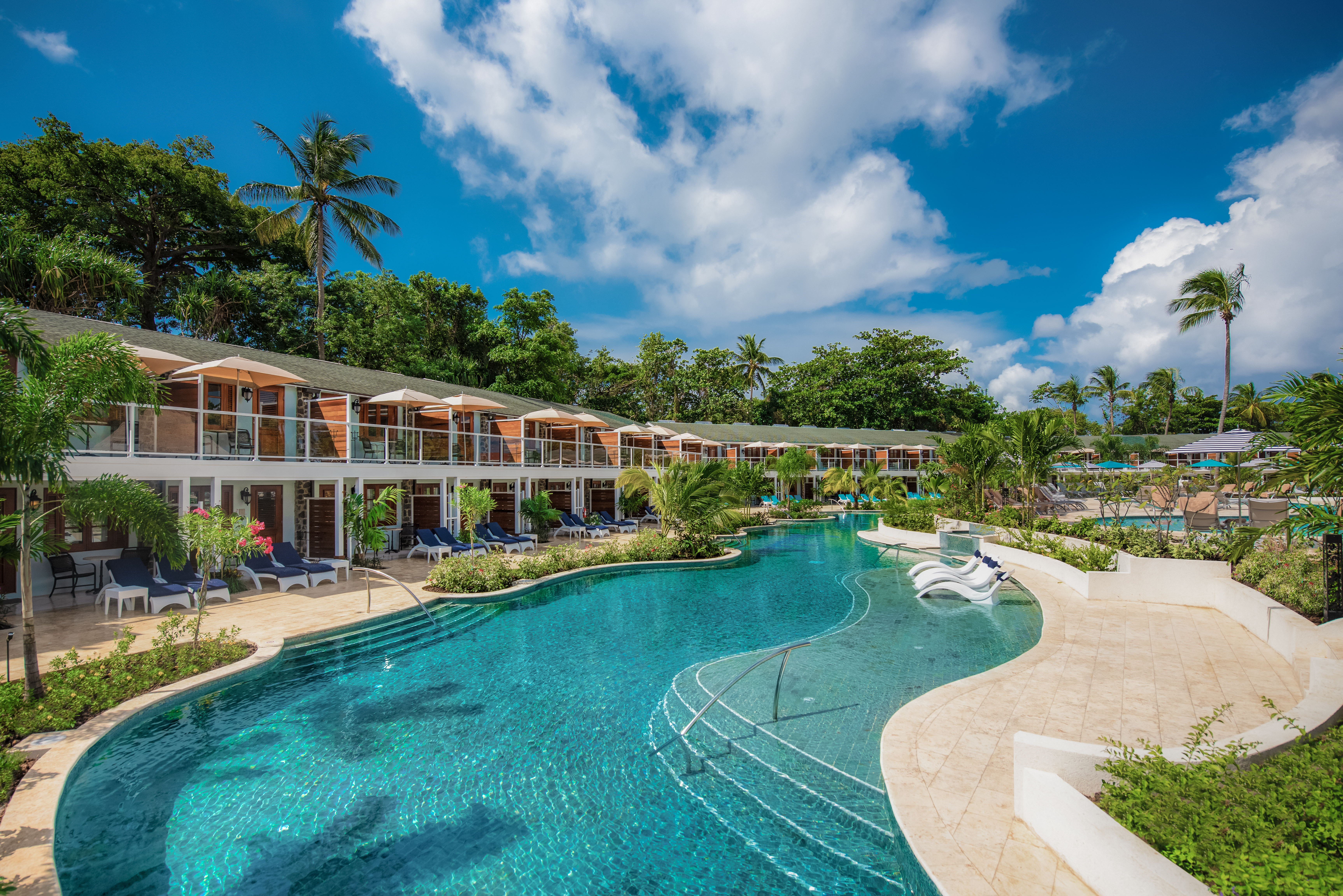 Top Travel Tips for Sandals Halcyon Beach: A Sandals Staff Review