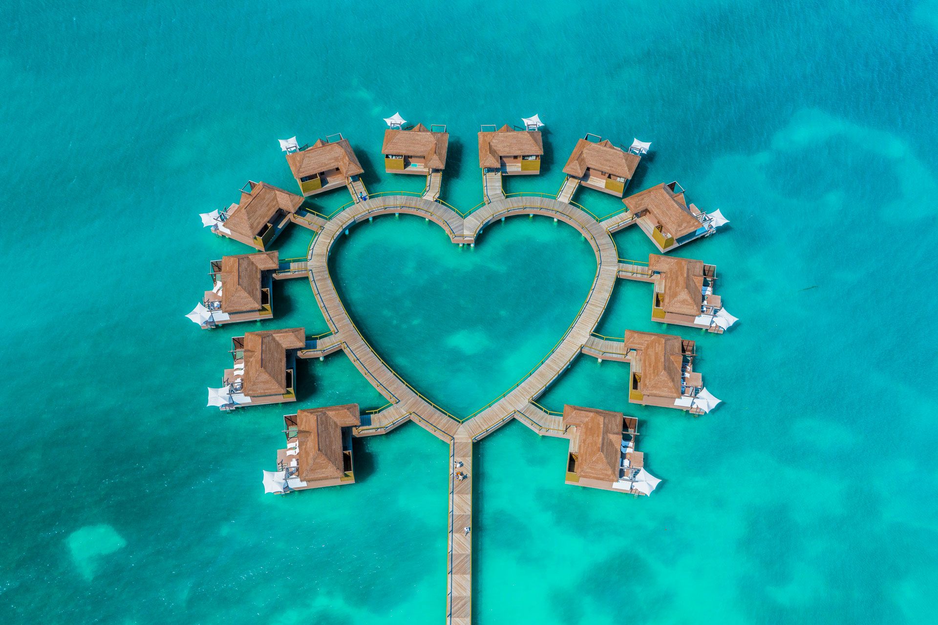 28-jamaica-honeymoon-suites-overwater-2