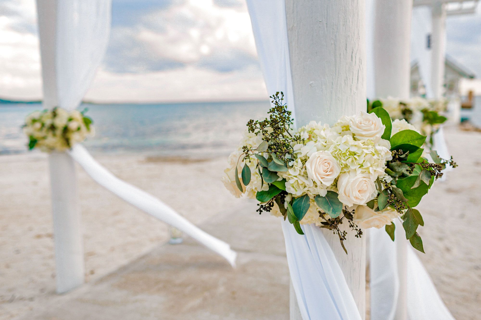 Beach-Wedding-Detail-Aisle-Flowers---8-1