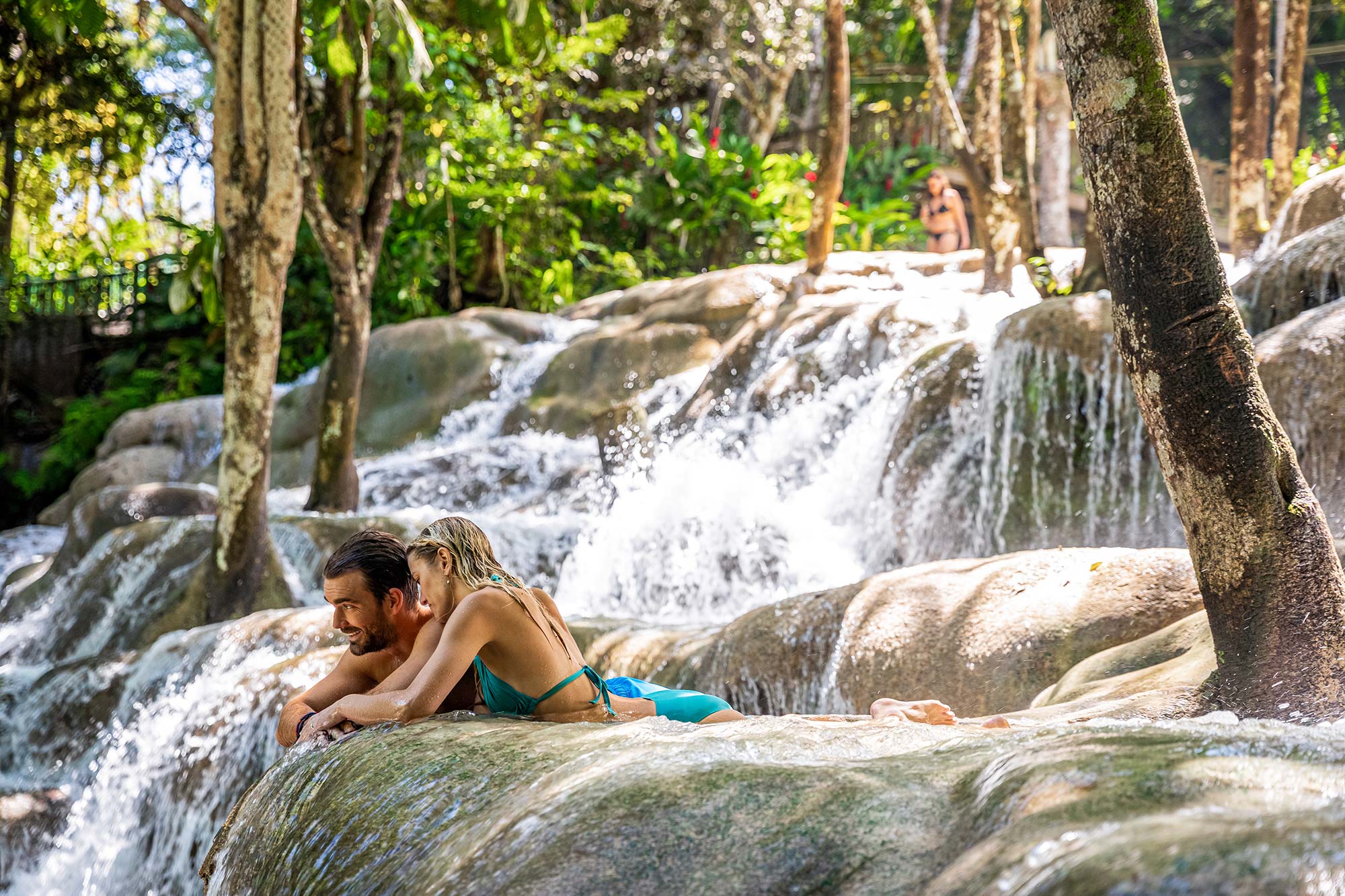 Dunns-River-Falls-Couple2--12