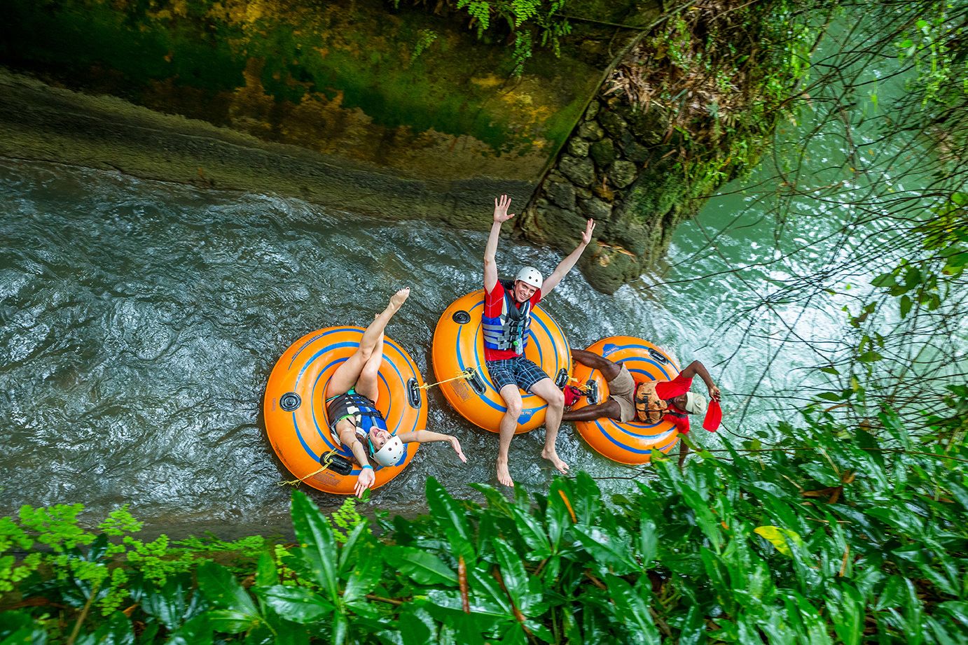 Jamaica’s Best Natural Attraction: The Ocho Rios Blue Hole