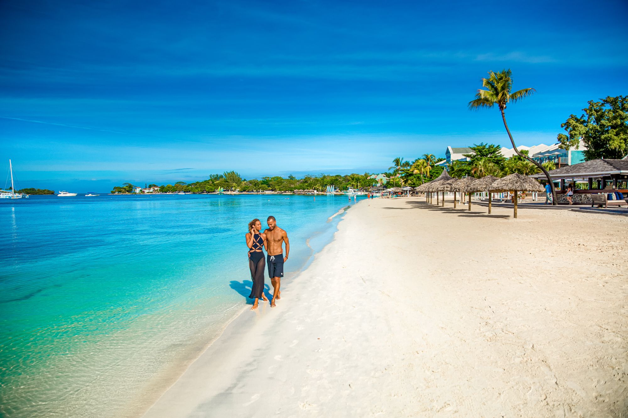 Sandals-Negril-Seven-Mile-Beach-Couple-Walk---6