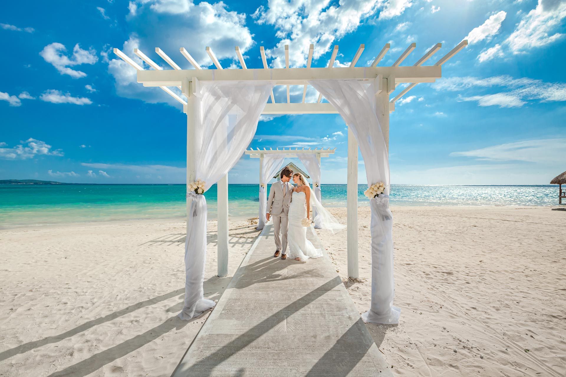 Sandals-White-House-Over-the-water-Chapel-Wedding