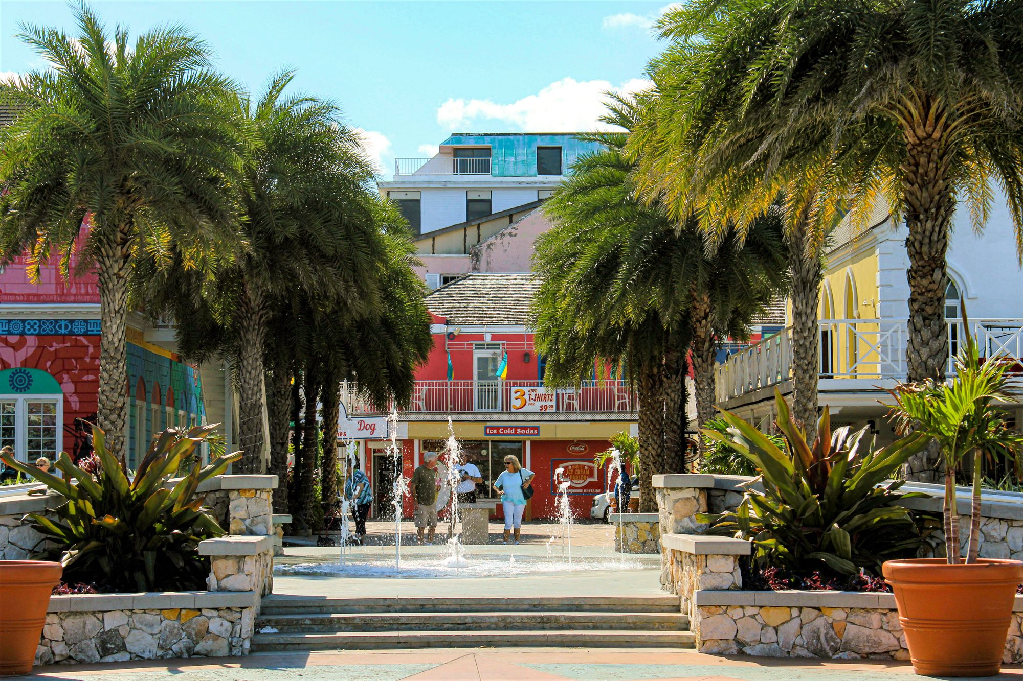 Pompey-Square-Bahamas