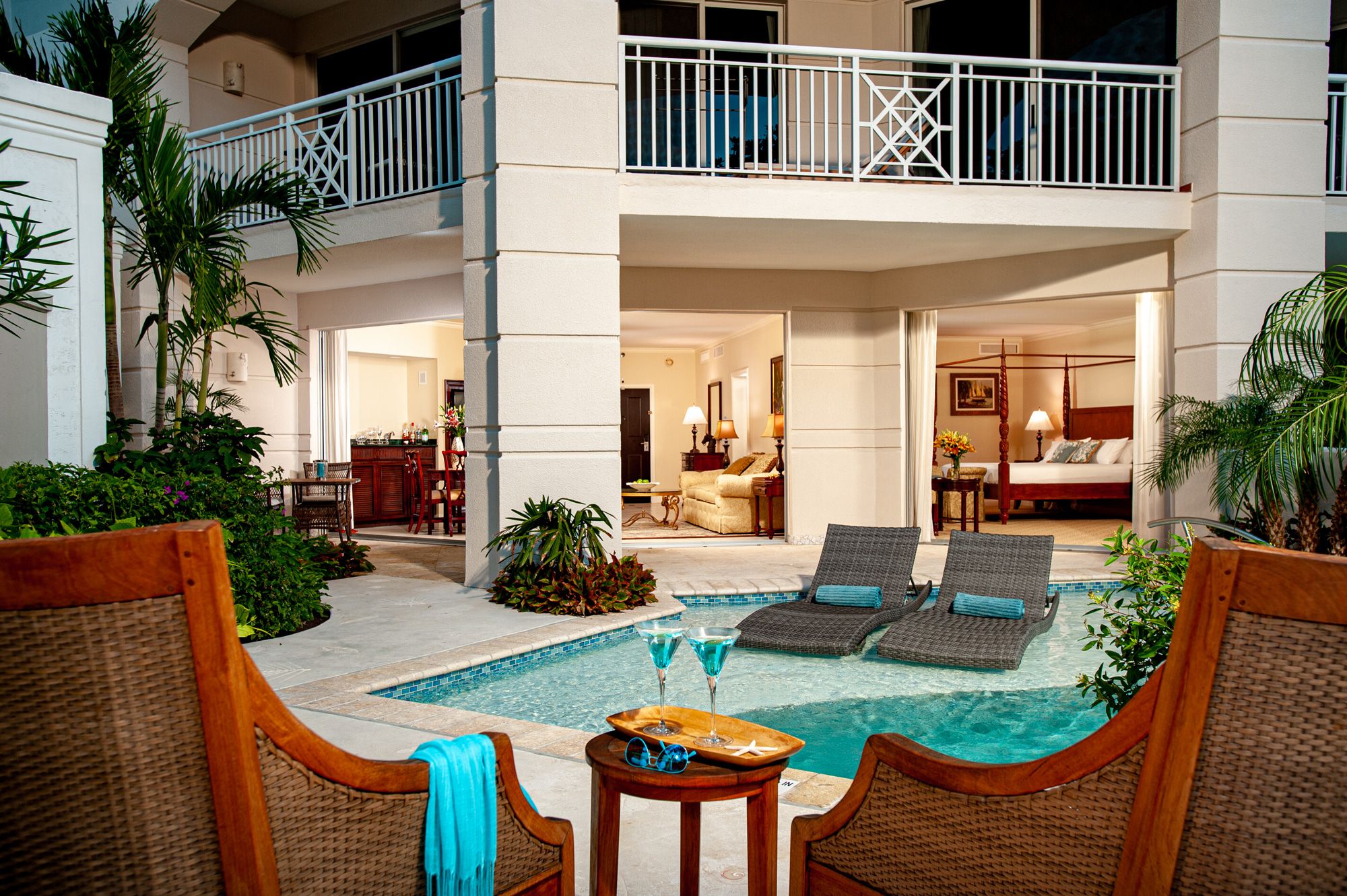 Sandals-Royal-Bahamian-Honeymoon-Hideaway-Swim-up-Butler-Suite-out