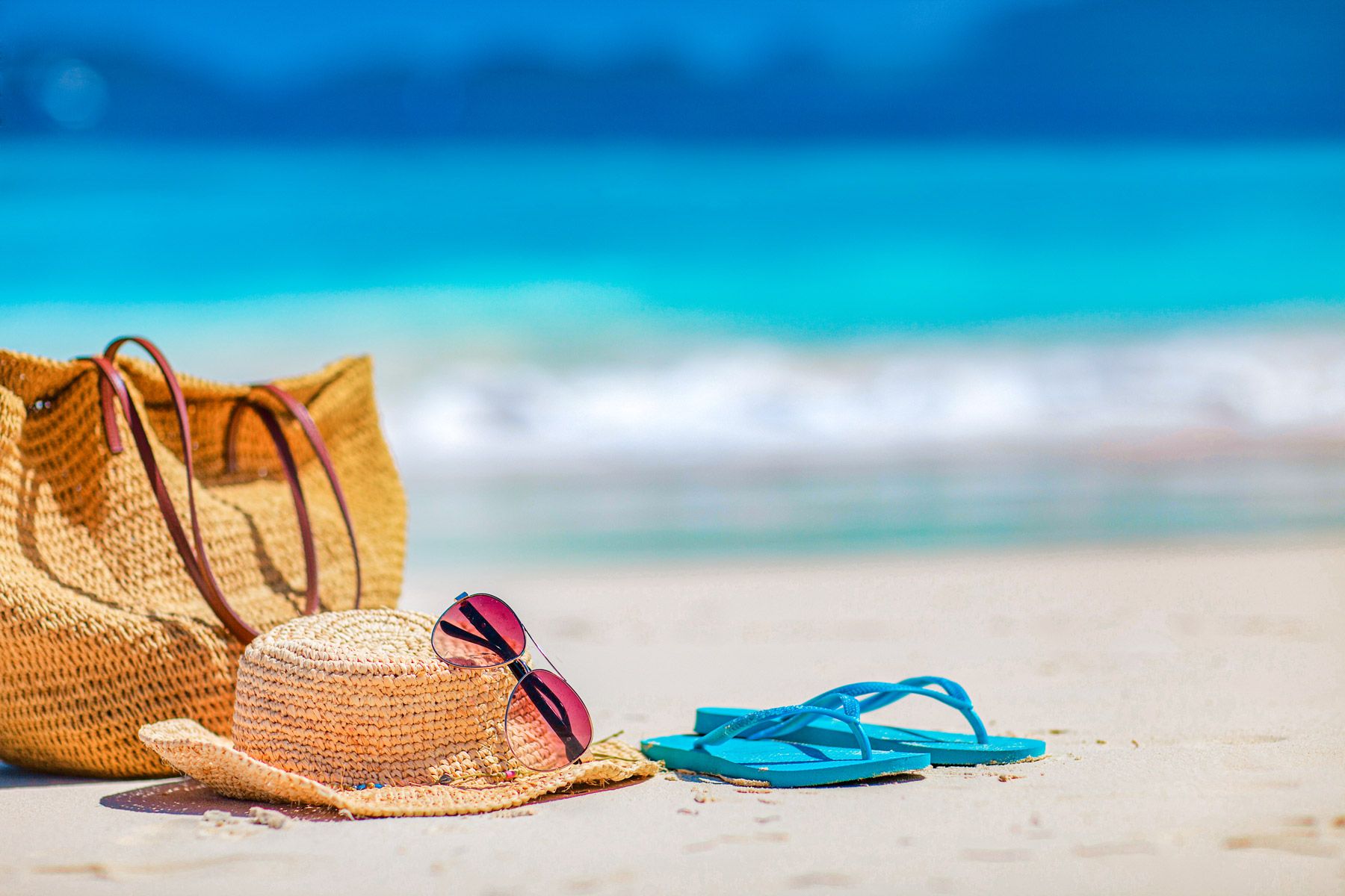 straw-bag-beach-summer-essentials
