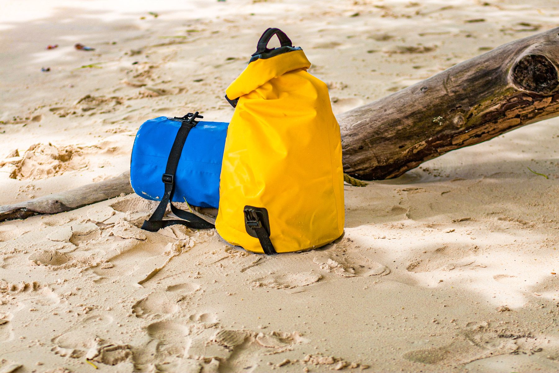 33-Yellow-blue-water-proof-bag-sand-beach---16