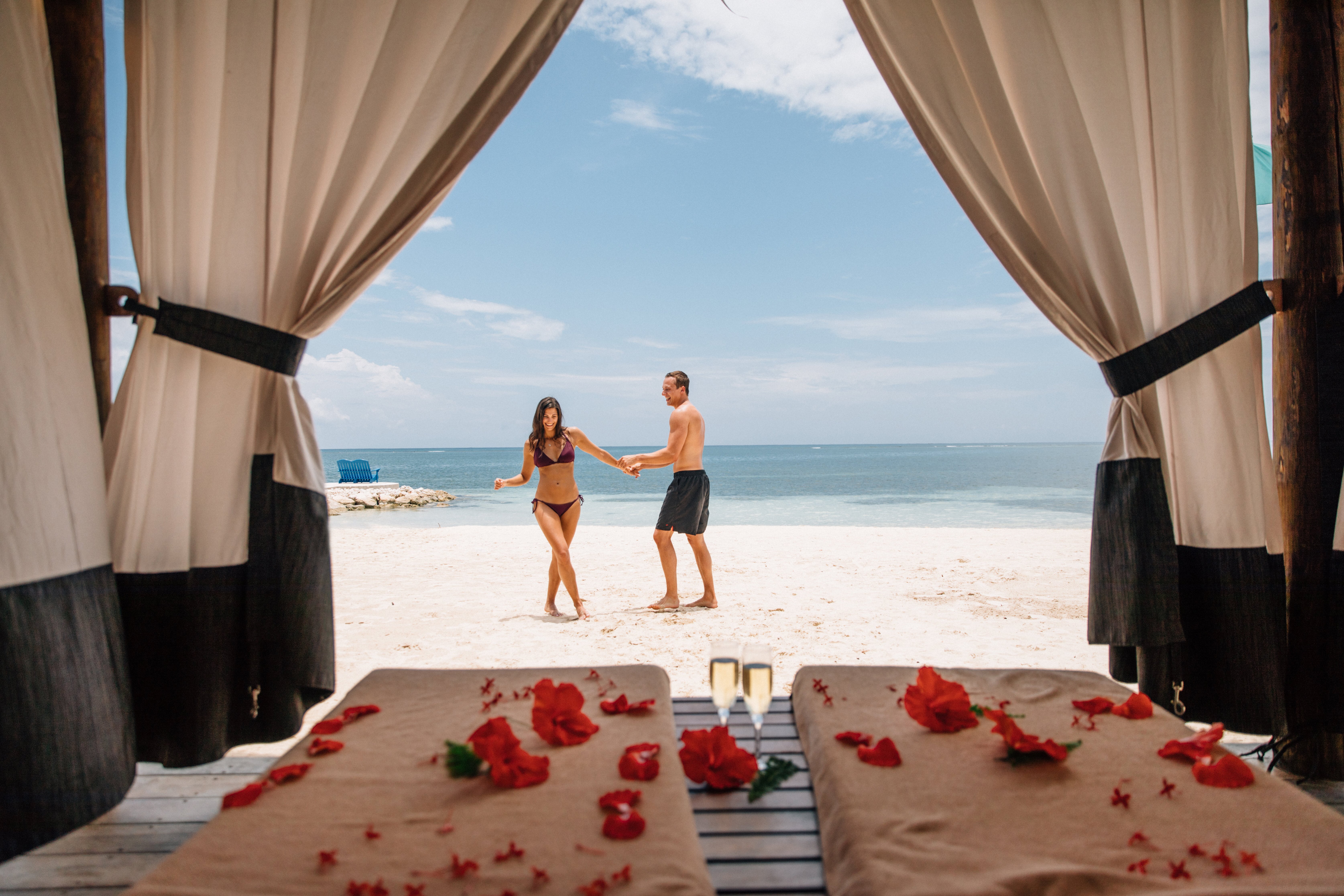 What Is Eloping & Is It Right For You?