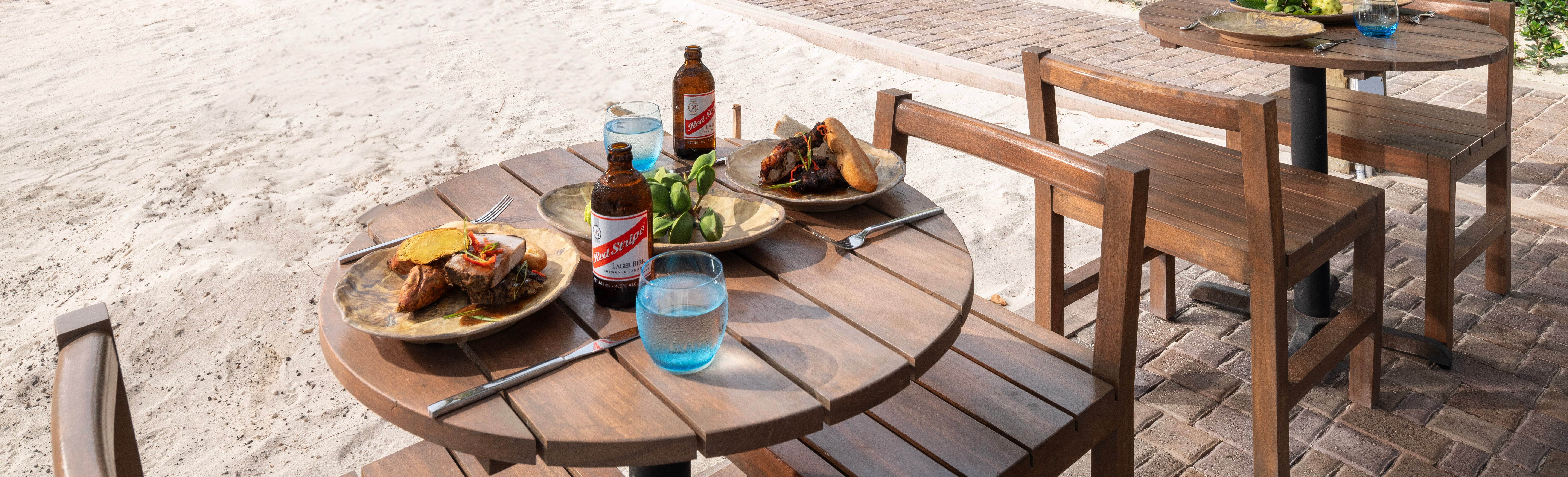 What is Caribbean food, and what are the must-try dishes?