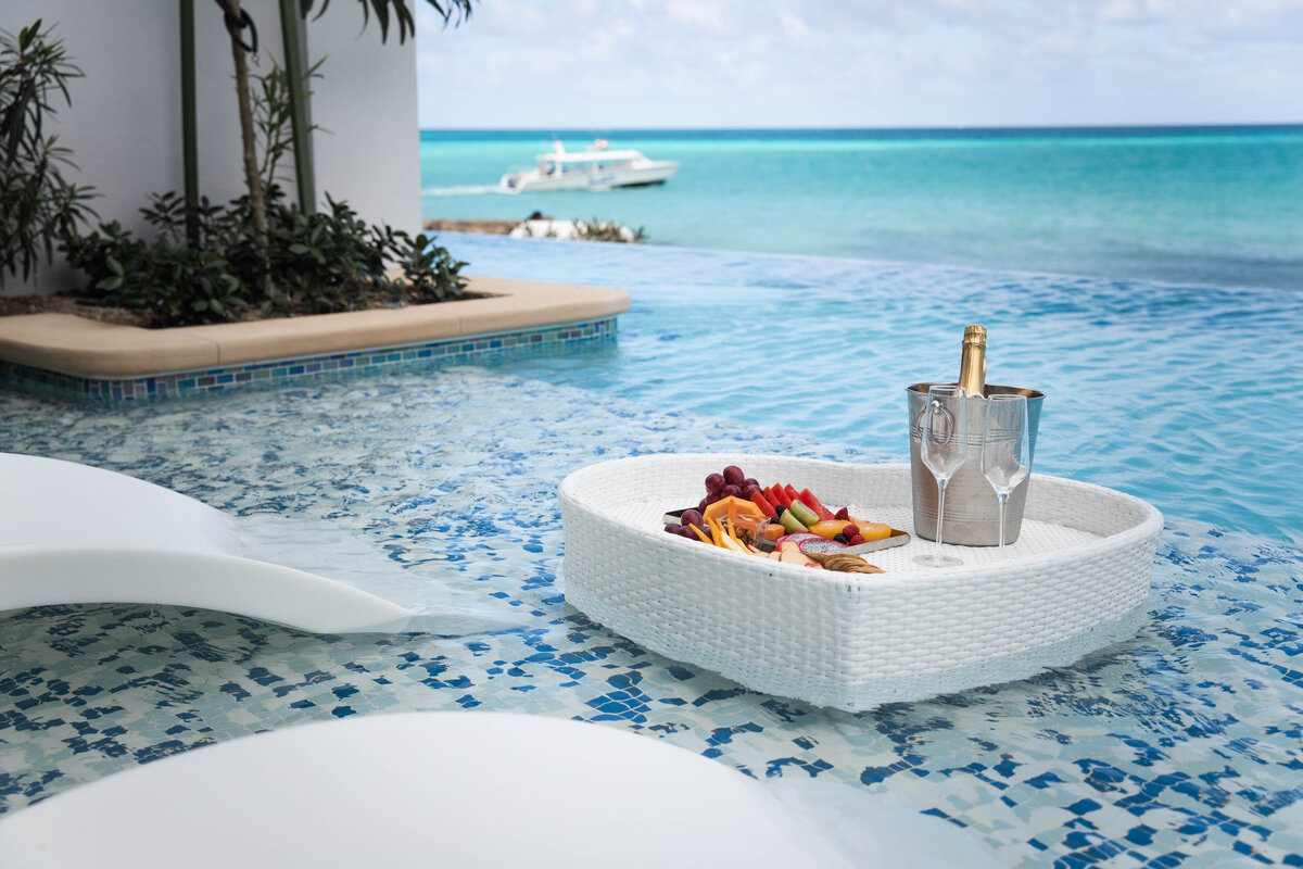 SRB---Floating-Tray-in-Swim-Up-Suites-1200x800-5b2df79--1-
