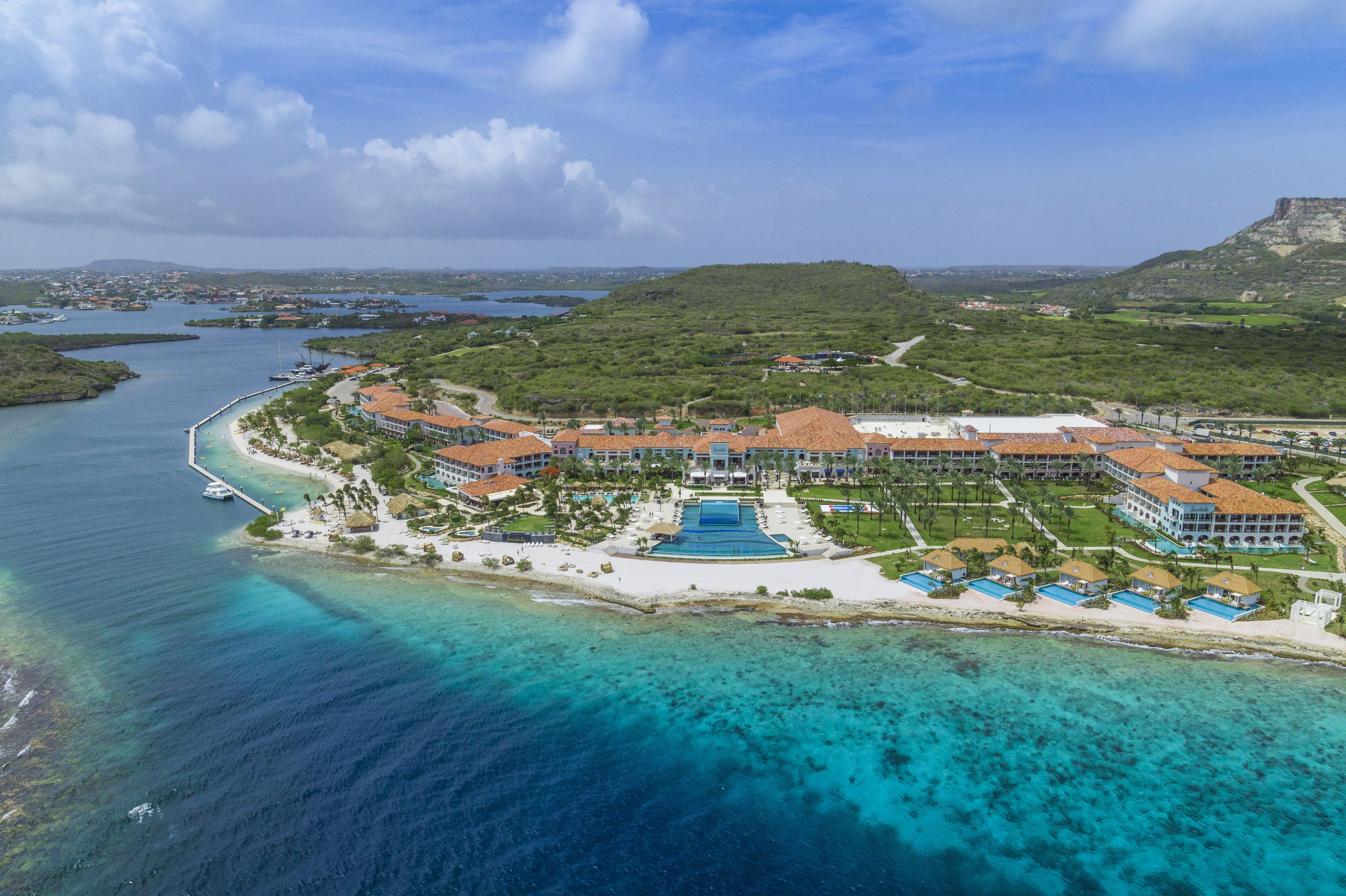The Honeymooner's Guide to a Romantic Stay in Curaçao